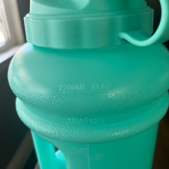 73 oz HydroJug with Sleeve and adjustable strap - Picture 8 of 13